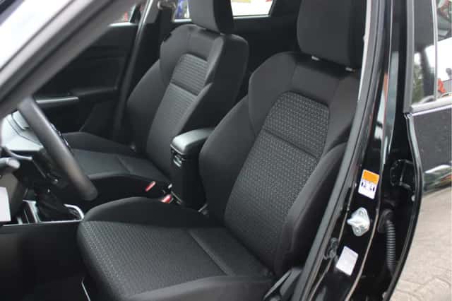 Suzuki Swift (2021) thumbnail 6