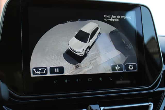 Suzuki S-Cross (2024) thumbnail 6