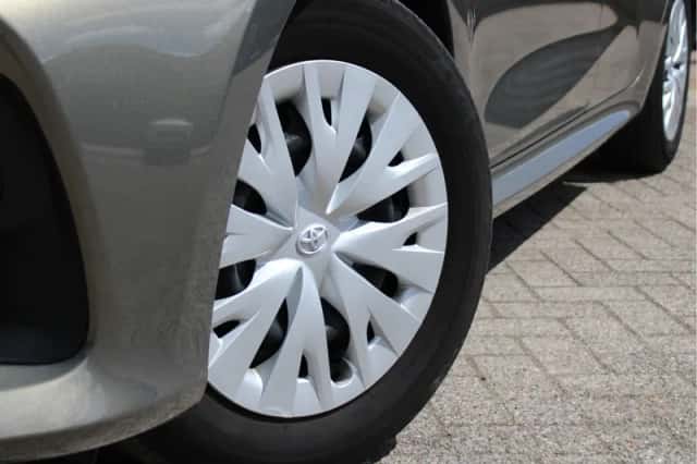 Toyota Yaris (2024) thumbnail 3