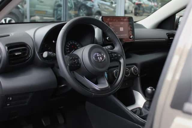 Toyota Yaris (2024) thumbnail 5