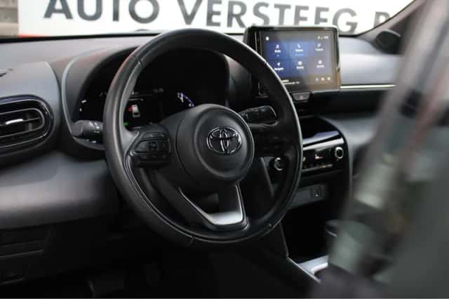 Toyota Yaris Cross (2023) thumbnail 5
