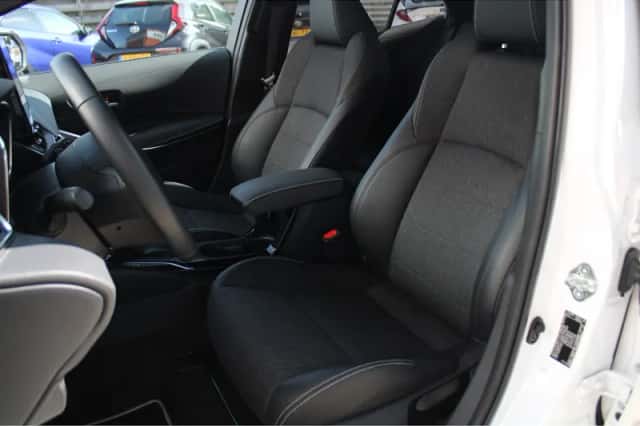 Toyota Corolla (2023) thumbnail 6