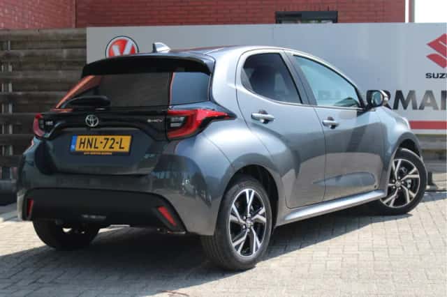 Toyota Yaris (2025) thumbnail 2
