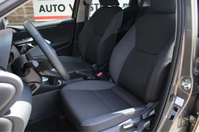 Toyota Yaris (2023) thumbnail 6