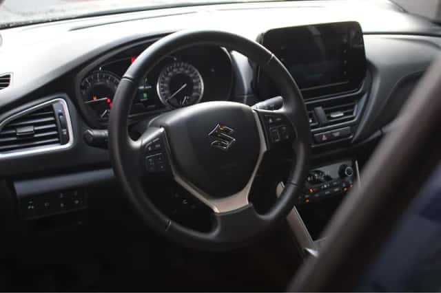 Suzuki S-Cross (2023) thumbnail 4