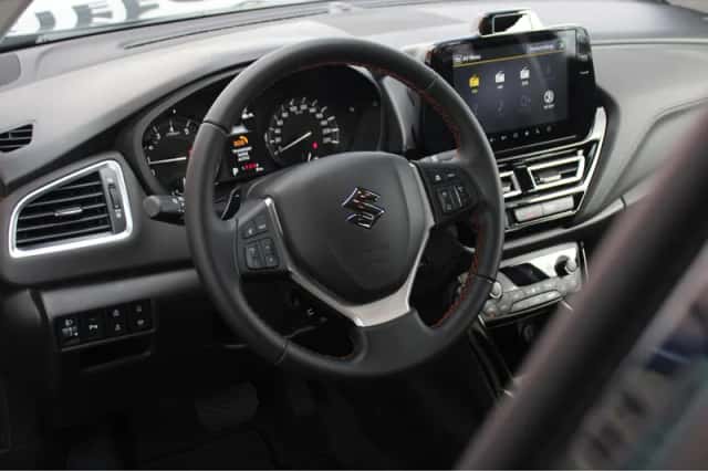 Suzuki S-Cross (2026) thumbnail 4