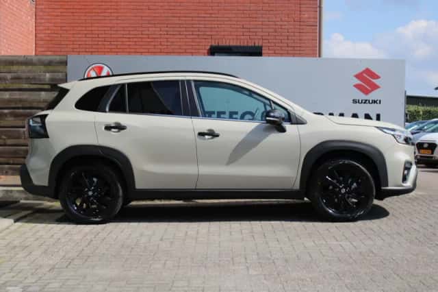 Suzuki S-Cross (2026) thumbnail 6