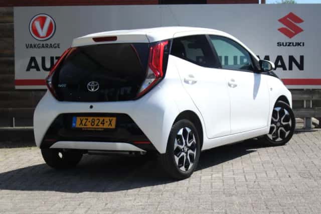 Toyota Aygo (2019) thumbnail 2