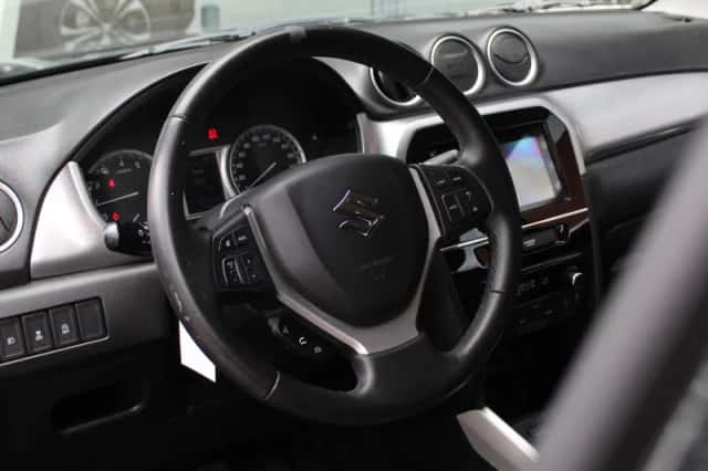 Suzuki Vitara (2016) thumbnail 4