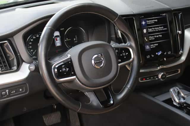 Volvo XC60 (2020) thumbnail 4