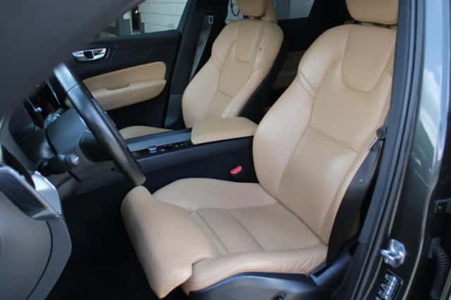 Volvo XC60 (2020) thumbnail 5