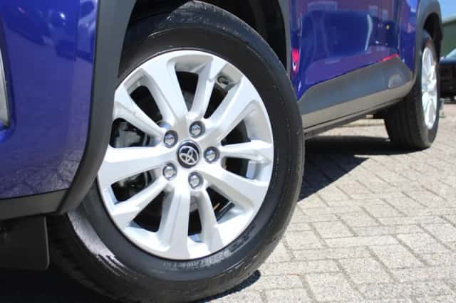 Toyota Yaris Cross (2024) thumbnail 3