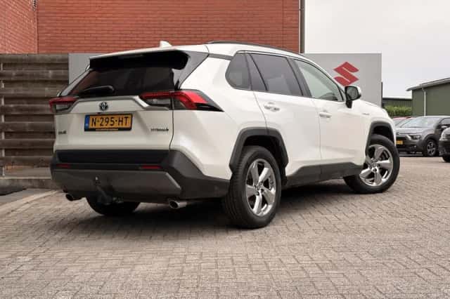 Toyota RAV4 (2020) thumbnail 2