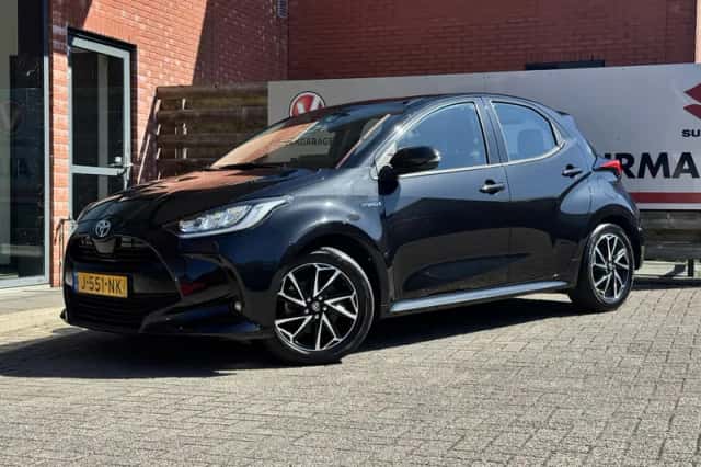 Toyota Yaris (2020) thumbnail 2