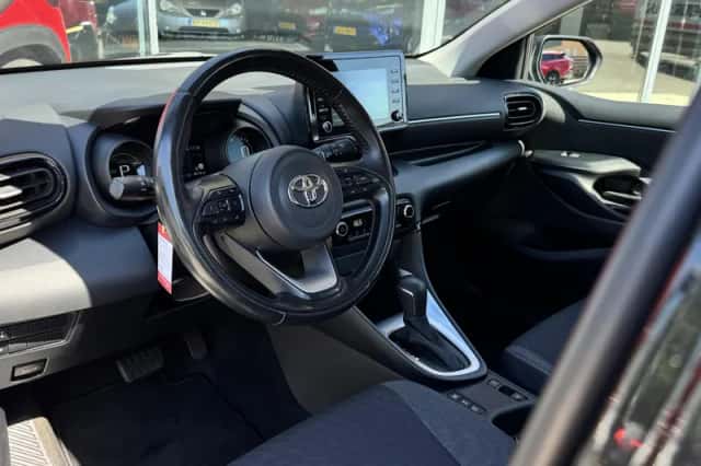 Toyota Yaris (2020) thumbnail 5