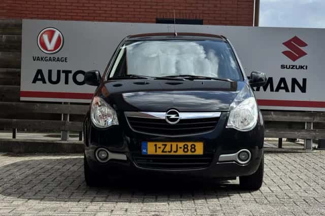 Opel Agila (2015) thumbnail 6