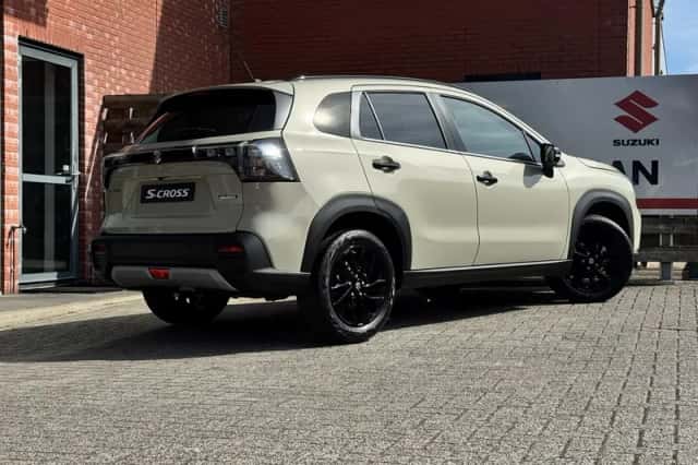 Suzuki S-Cross (2026) thumbnail 3