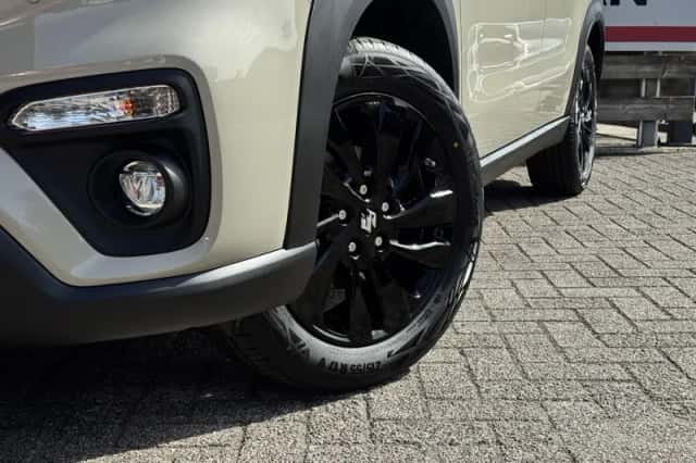 Suzuki S-Cross (2026) thumbnail 4