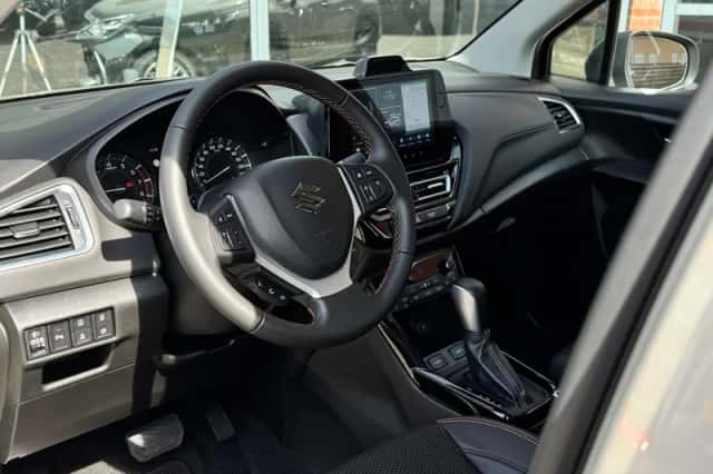 Suzuki S-Cross (2026) thumbnail 5