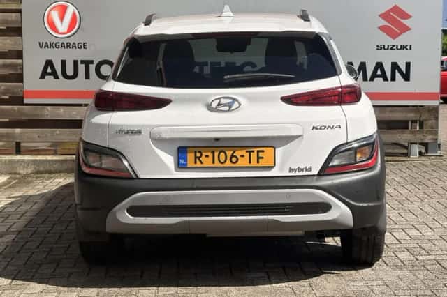 Hyundai Kona (2021) thumbnail 3