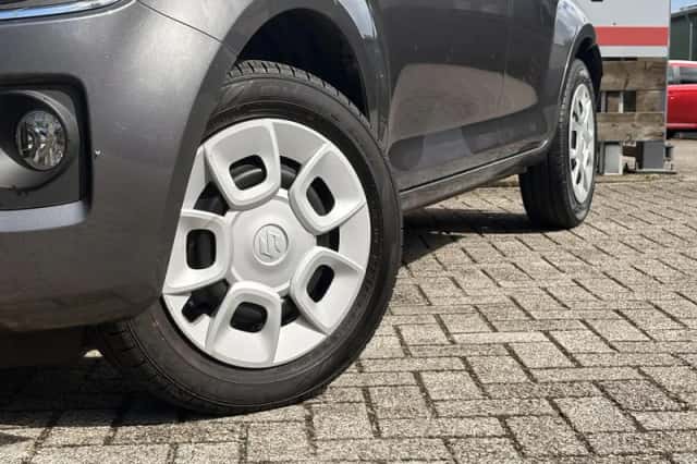 Suzuki Ignis (2020) thumbnail 2