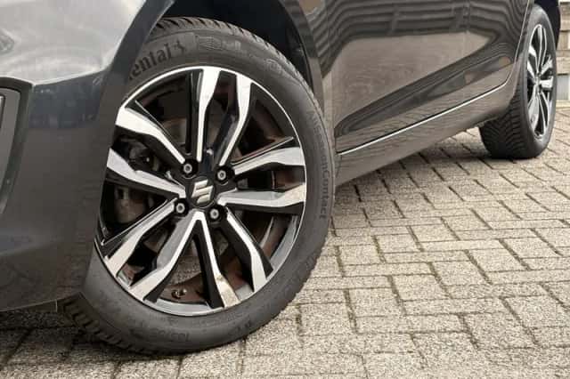 Suzuki Swift (2015) thumbnail 3