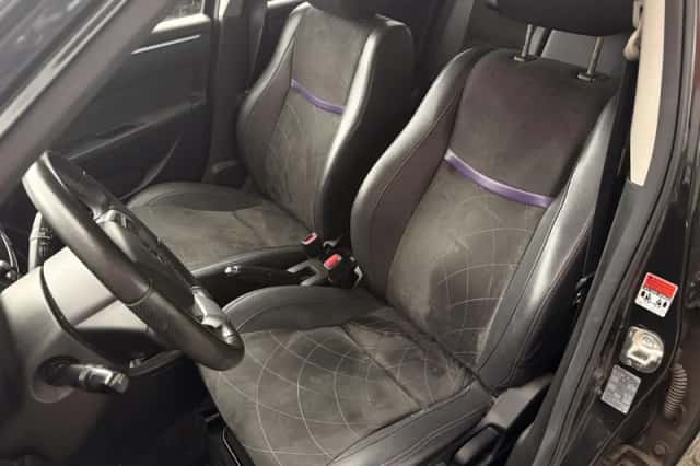 Suzuki Swift (2015) thumbnail 5