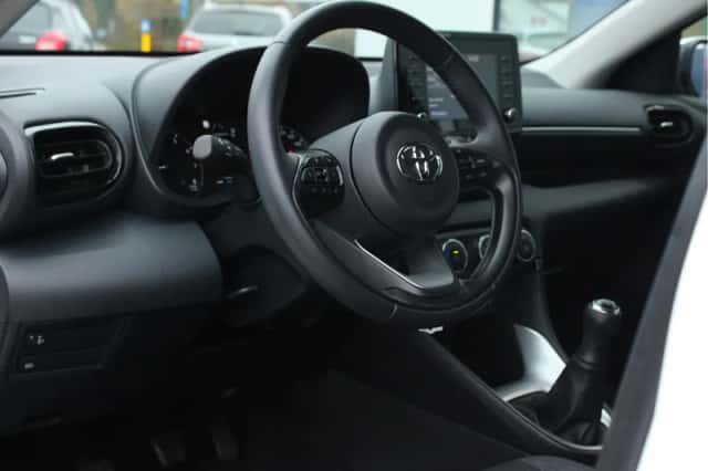 Toyota Yaris (2022) thumbnail 5