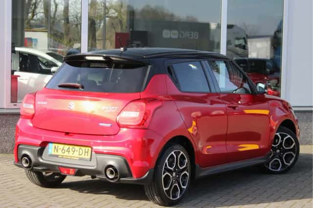 Suzuki Swift (2021) thumbnail 3