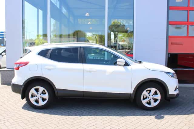 Nissan Qashqai (2018) thumbnail 3