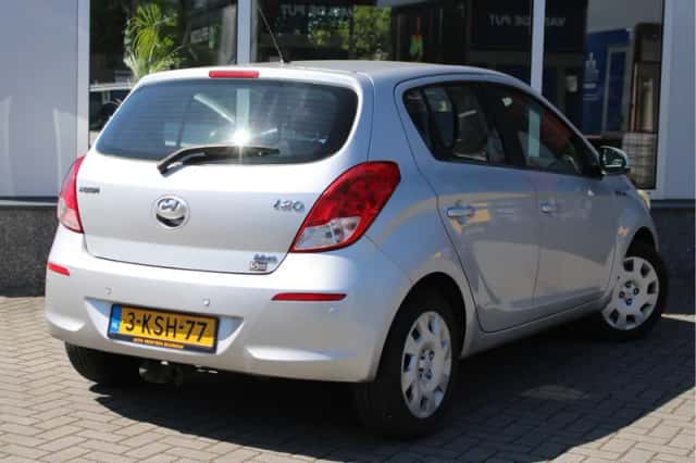Hyundai i20 (2013) thumbnail 3