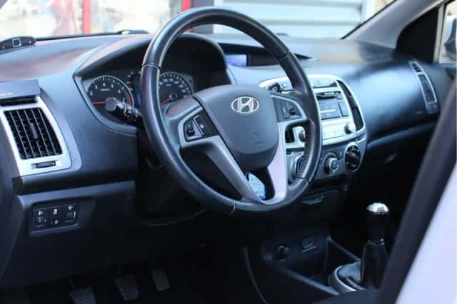 Hyundai i20 (2013) thumbnail 5