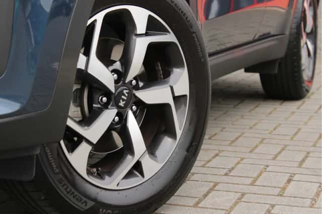 Kia Sportage (2021) thumbnail 2