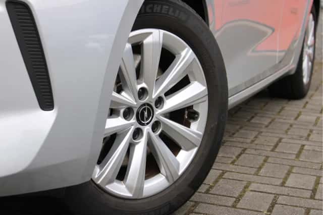 Opel Astra (2024) thumbnail 2
