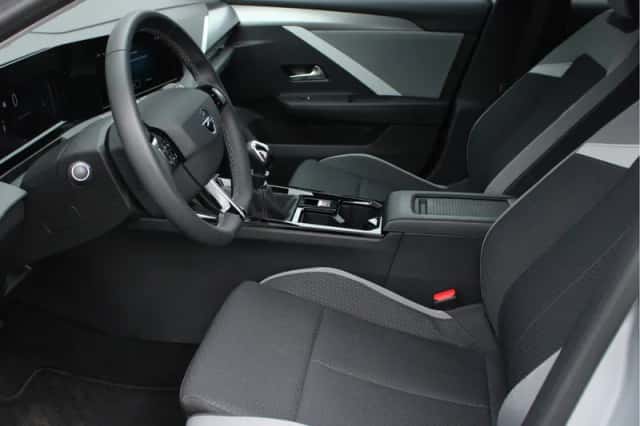 Opel Astra (2024) thumbnail 5