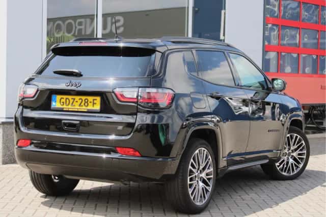 Jeep Compass (2024) thumbnail 3