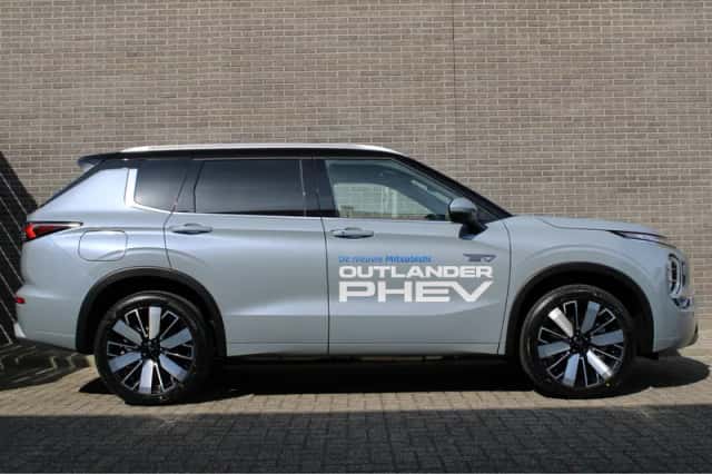 Mitsubishi Outlander (2025) thumbnail 2