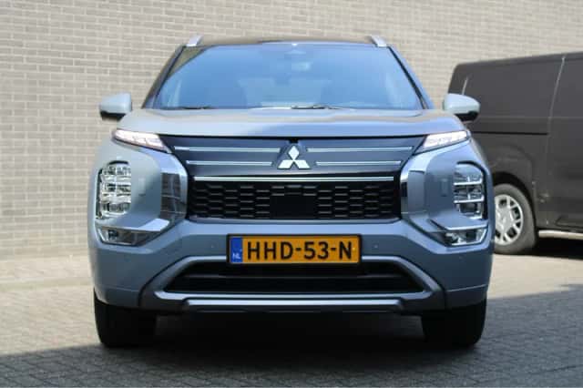 Mitsubishi Outlander (2025) thumbnail 6
