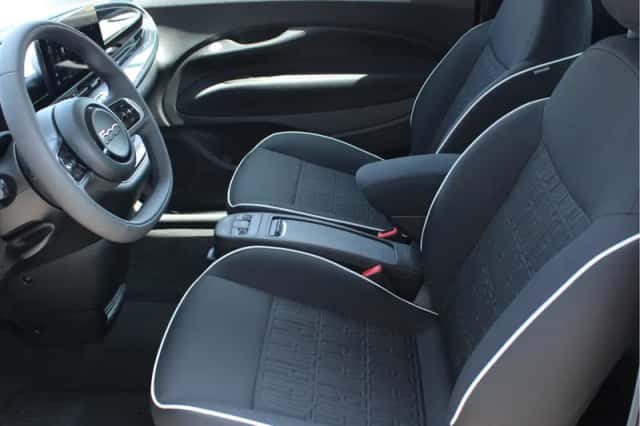 Fiat 500 (2024) thumbnail 6