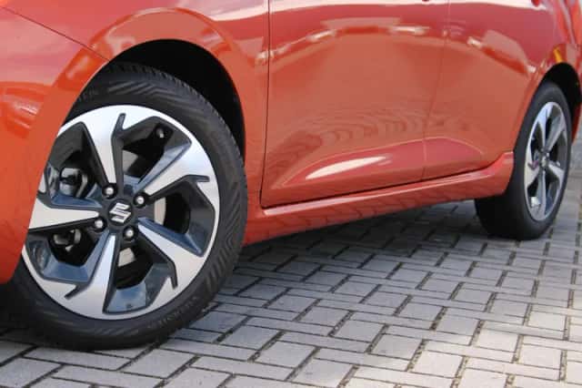 Suzuki Swift (2025) thumbnail 2