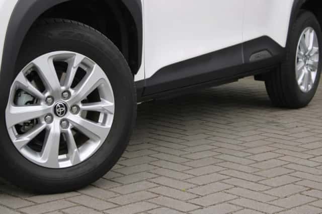 Toyota Yaris Cross (2023) thumbnail 2