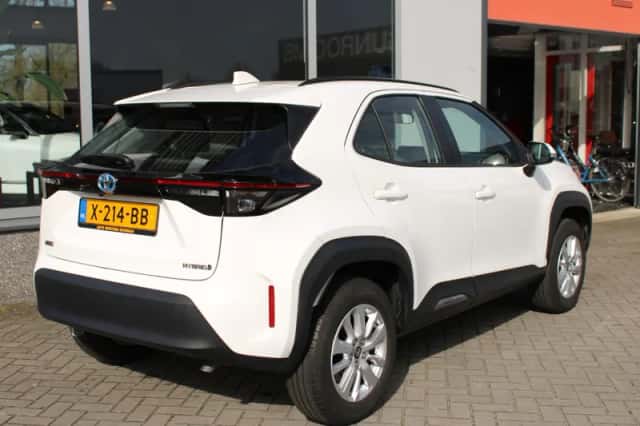 Toyota Yaris Cross (2023) thumbnail 4