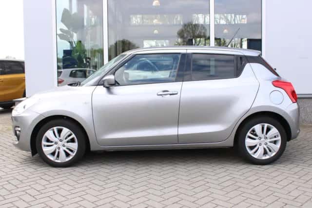 Suzuki Swift (2021) thumbnail 2
