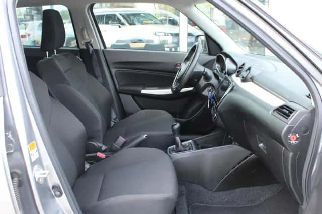 Suzuki Swift (2021) thumbnail 5