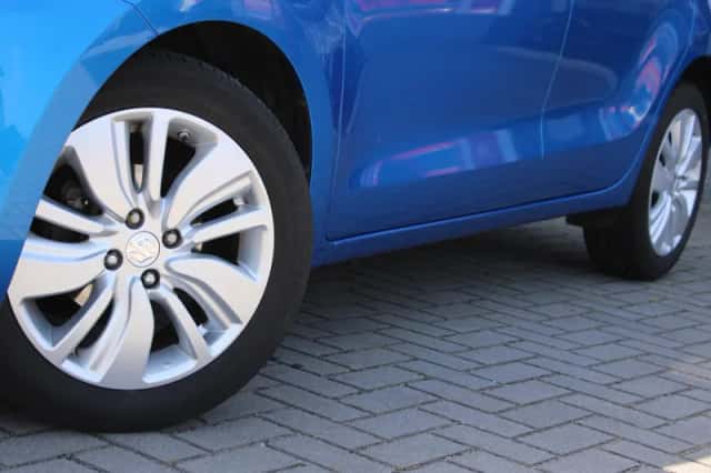 Suzuki Swift (2020) thumbnail 2