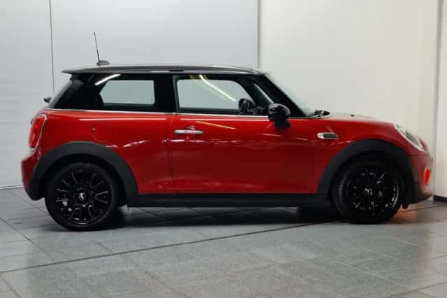 MINI Cooper (2016) thumbnail 2