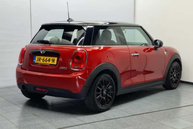 MINI Cooper (2016) thumbnail 5