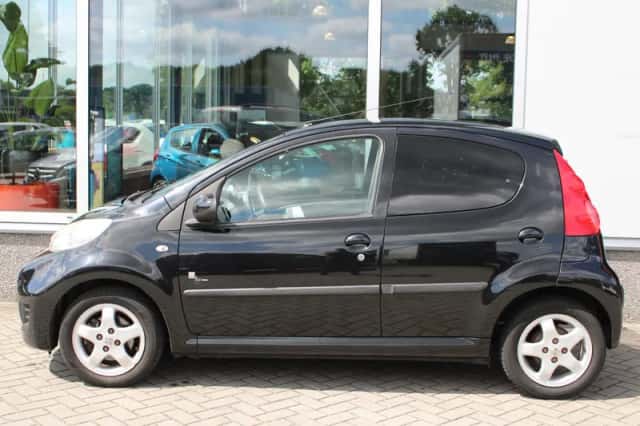 Peugeot 107 (2012) thumbnail 2