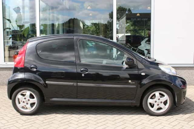 Peugeot 107 (2012) thumbnail 5