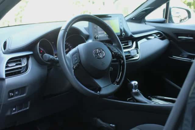 Toyota C-HR (2021) thumbnail 5